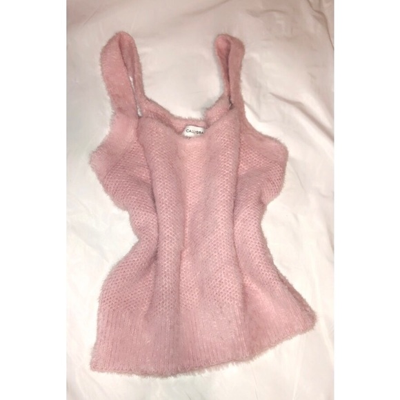 Cute Baby Pink Fuzzy Tank 🎀 - Picture 2 of 3